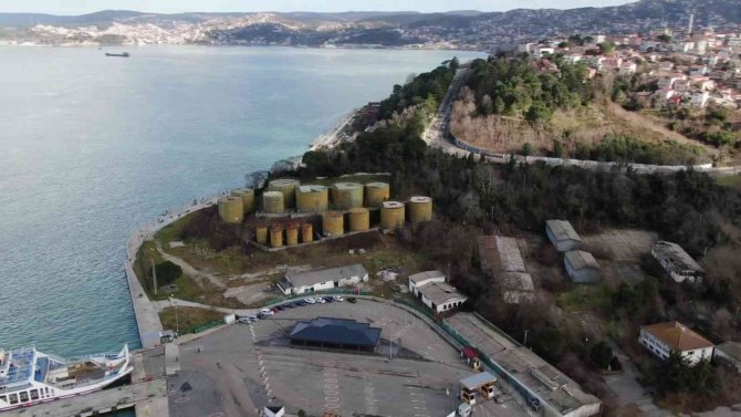 Beykoz’da Yapımı 1950’li Yılına Dayanan Petrol Dolum Tesisi Çürümeye Yüz Tuttu