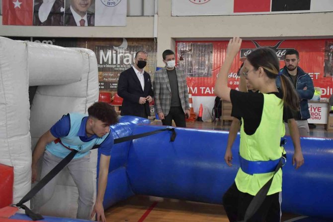 Merakla Beklenen Biga Gençlik Oyunları Başladı