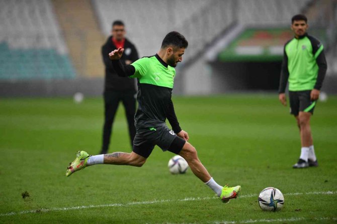 Bursaspor, Tuzlaspor Maçının Son Antrenmanını Timsah Park’ta Yaptı