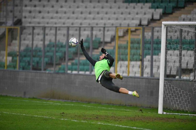 Bursaspor, Tuzlaspor Maçının Son Antrenmanını Timsah Park’ta Yaptı