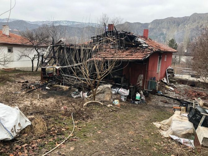 Misafir Olarak Gittiği Evde Çıkan Yangında Öldü