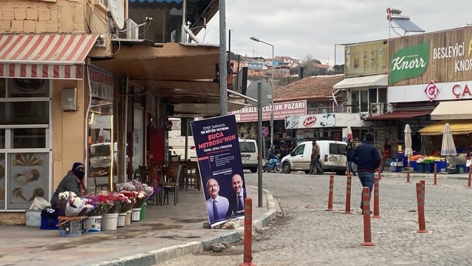 Bergama’da Metro Afişlerinin Toplatıldığı İddiasına Açıklama: “Afişler Kondukları Yerde Duruyor”
