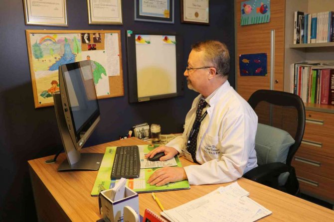 Uzmanlar 12 Yaş Üstü Çocuklara Covid-19 Aşısı Öneriyor