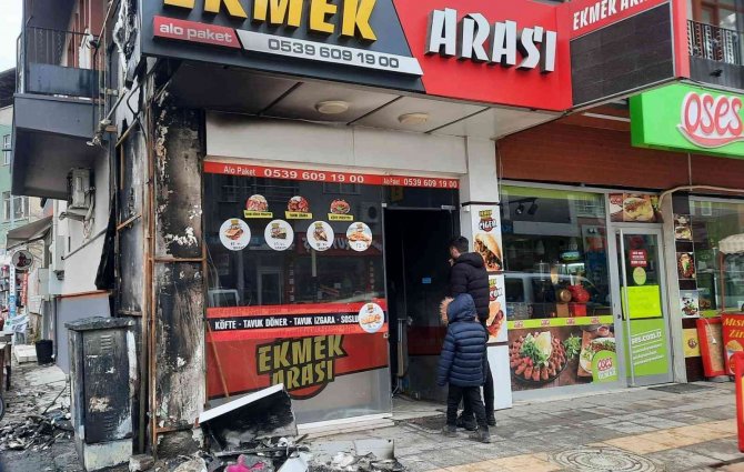 İ̇ş Yerinde Çıkan Yangın Maddi Hasara Neden Oldu