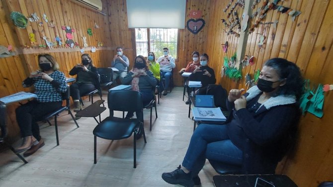 İ̇şaret Dili Kursuyla Engeller Kalkıyor
