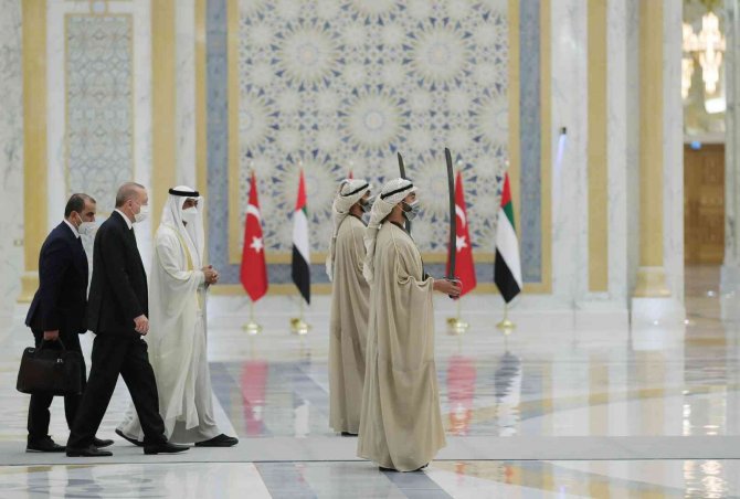 Cumhurbaşkanı Erdoğan, Bae’de Resmi Törenle Karşılandı