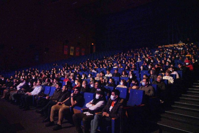 Mine Geçili “Bir Hoş Sada” Konseri Diyarbakırlılarla Buluştu