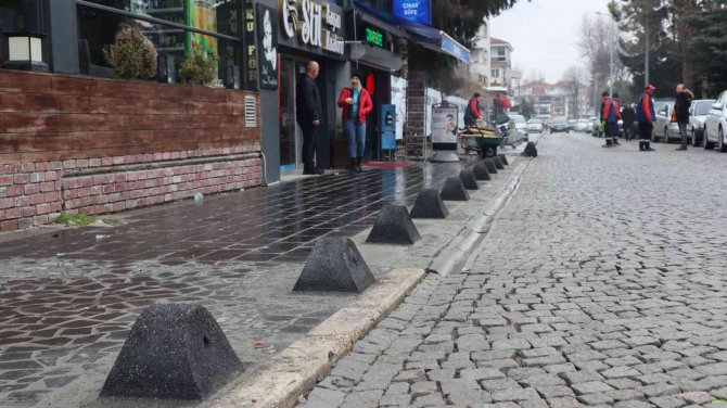 Kardan Zarar Gören Yollar Onarılıyor