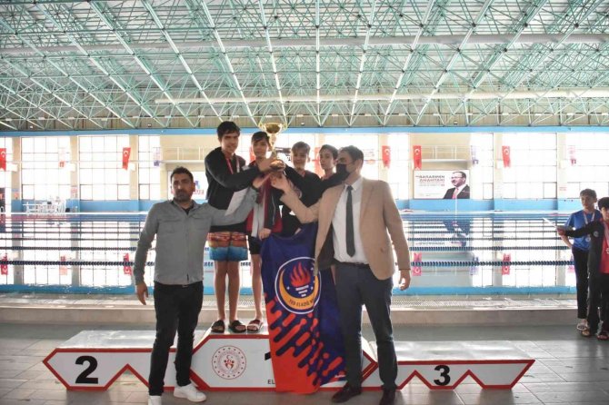 Elazığ’da Yüzme Yarışları Sona Erdi