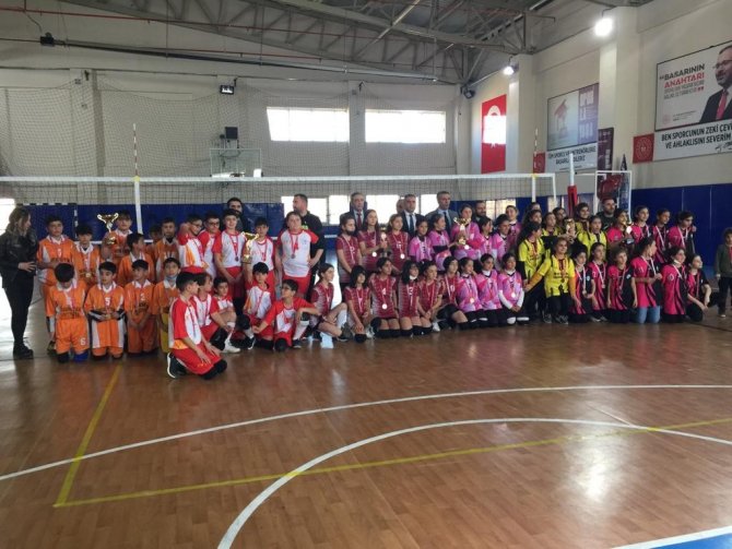 Gençler Voleybolda Şampiyonlar Belli Oldu
