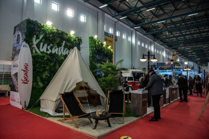 Fuarda Kuşadası Standına "En Başarılı Ekip" Ödülü