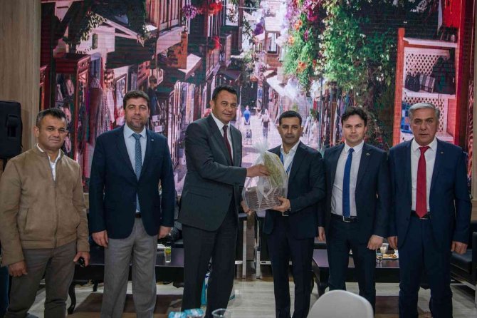 Fuarda Kuşadası Standına "En Başarılı Ekip" Ödülü