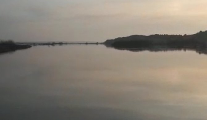 Edirne’de Nehrin Taşması Sonucu Su Altında Kalan Tarım Arazilerinde Kayıkla Geziliyor
