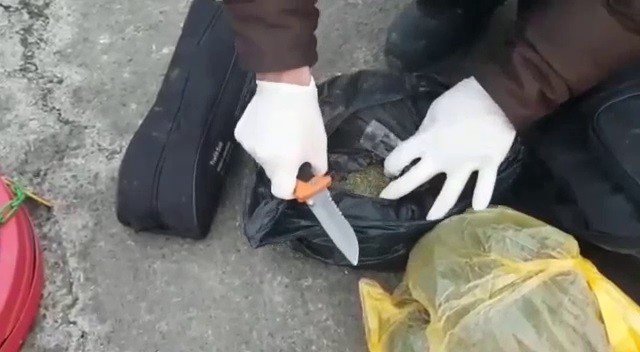 İ̇zne Çıkan Uzman Çavuş Valiz İçine Sakladığı 10 Kilo 50 Gram Uyuşturucu Maddesi İle Yakalandı