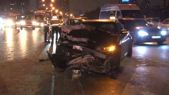 Eyüpsultan Tem Otoyolu’nda Zincirleme Trafik Kazası: 3 Yaralı