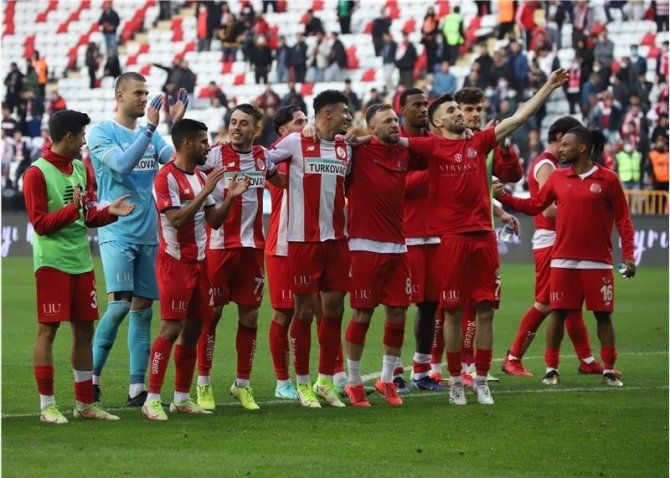 Antalyaspor, 8 Hafta Sonra 3 Puan Hasretine Son Verdi