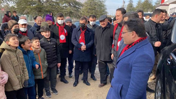 Protokol Üyeleri Valinin Heyecanına Tribünde Ortak Oldu