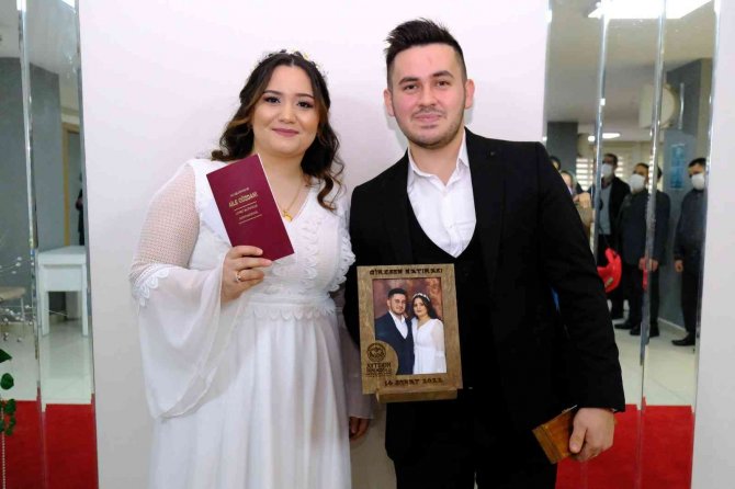 Giresun’da Sevgililer Gününde 15 Çiftin Nikahı Kıyıldı