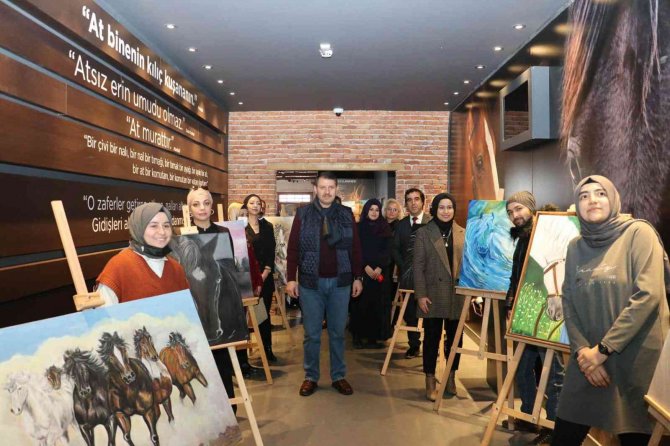 Hamidiye’de 60 Eser Görücüye Çıktı