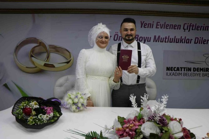 Evlenmek İçin 14 Şubat’ı Seçtiler