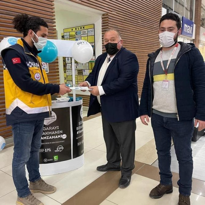 İ̇l Sağlık Müdürlüğü Personelleri Sigara Bırakma Günü’nde Sahaya İndi