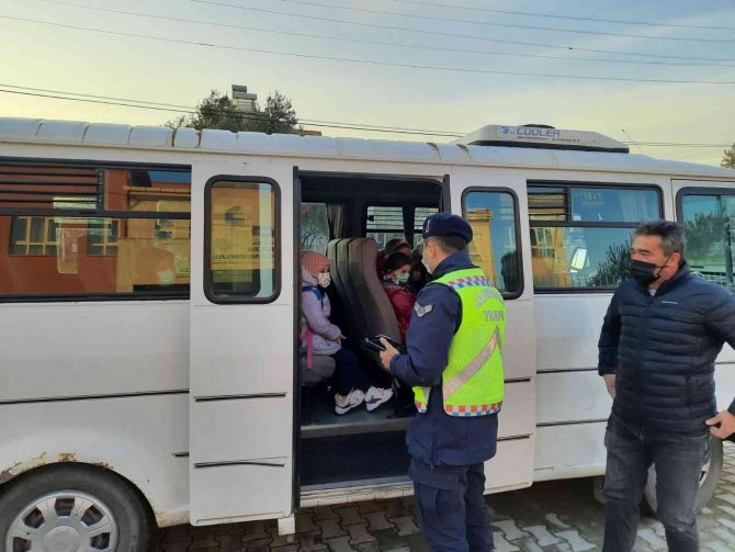 İ̇zmir’de 6 Göçmen Kaçakçısı Tutuklandı