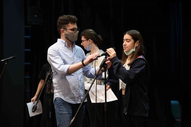 Kadıköy Belediyesi’nde Radyo Tiyatrosu Yapan "Bizim Çocuklar" Türkiye Sınırlarını Aştı