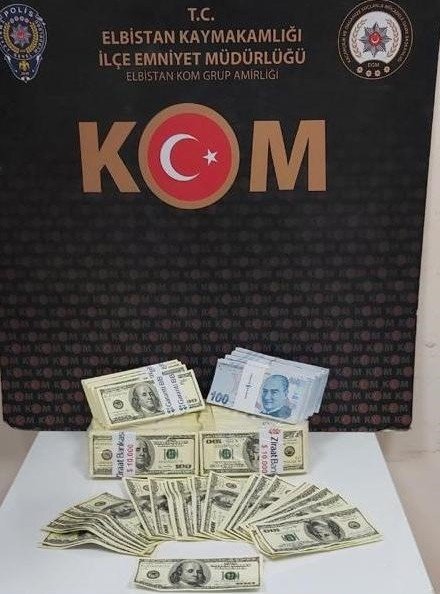 Elbistan’da, Servet Değerinde Sahte Dolar Ve Tl Ele Geçirildi