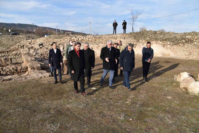 Vali Gürel, Hadrianoupolis Antik Kenti’ni Ziyaret Etti