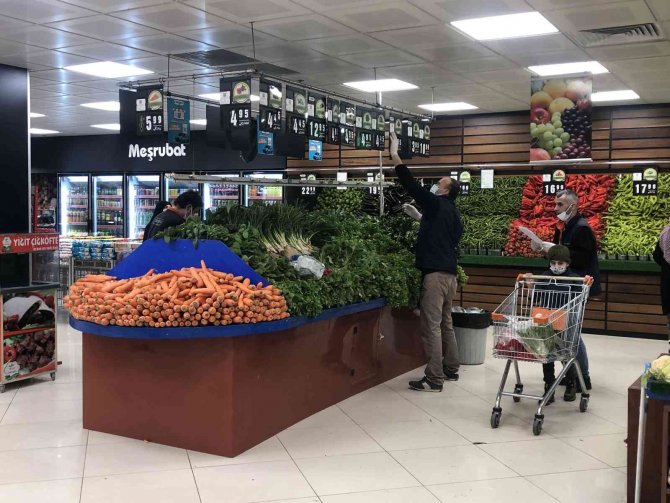 Kdv İndirimi Sonrası Zabıta Ekipleri Marketlerde Denetim Gerçekleştirdi