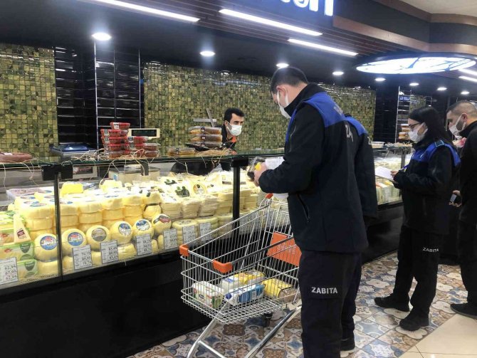 Kdv İndirimi Sonrası Zabıta Ekipleri Marketlerde Denetim Gerçekleştirdi