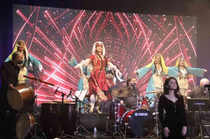 Kültür Ve Turizm Bakanlığı Senfoni Ve Halk Dansları Topluluğu, Erzincan’da Konser Ve Gösteri Sundu