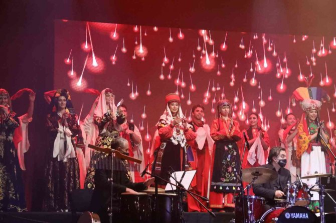 Kültür Ve Turizm Bakanlığı Senfoni Ve Halk Dansları Topluluğu, Erzincan’da Konser Ve Gösteri Sundu