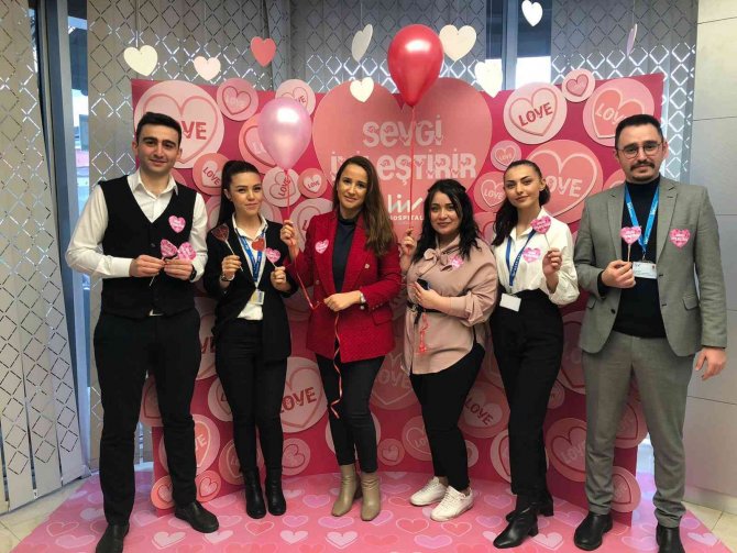 Psikiyatrist Çevik: “Aşk Olumlu Duyguların Bileşkesidir”