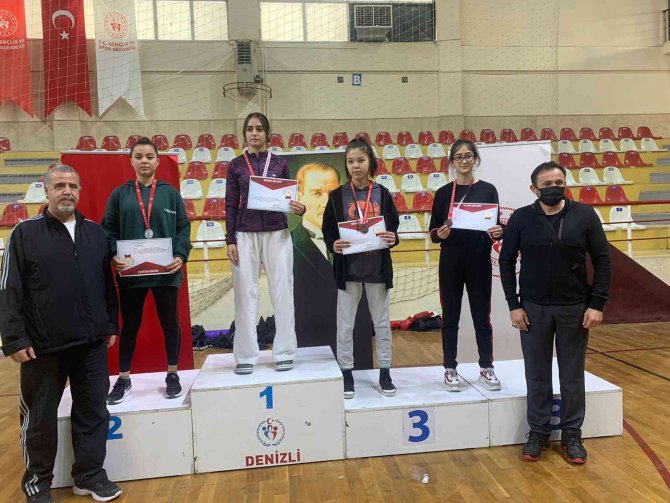 Manisa Bbsk’nın Karatecileri 5 Madalyayla Döndü