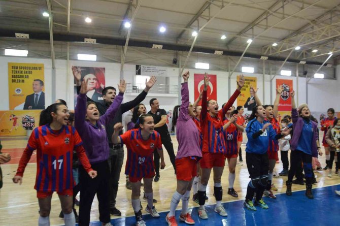 Mersin Büyükşehir Msk Takımlarından Çifte Galibiyet