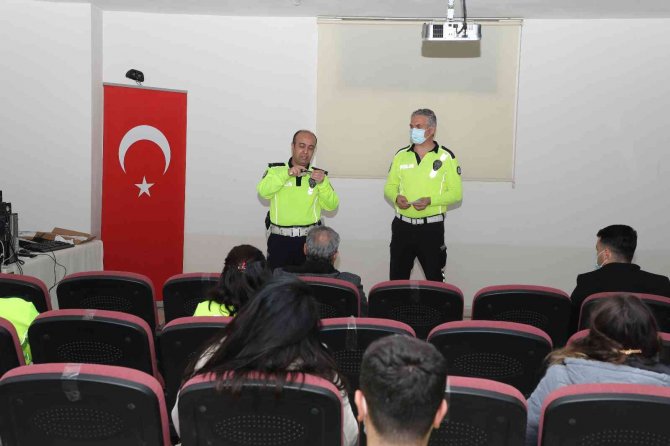 Jandarma Ve Emniyet Personeline Trafik Eğitimi