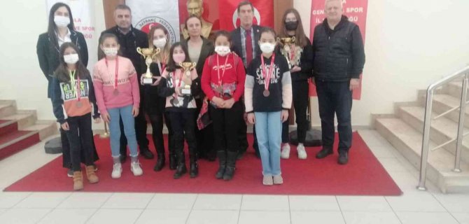 Muğla Kadınlar Satranç İ̇l Birinciliği Turnuvası Gerçekleştirildi