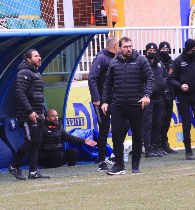 Belediye Derincespor Teknik Direktörü Murat Parlak: