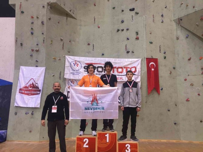 Genç Sporcu Mustafa Sacit Sümer Türkiye 2.si