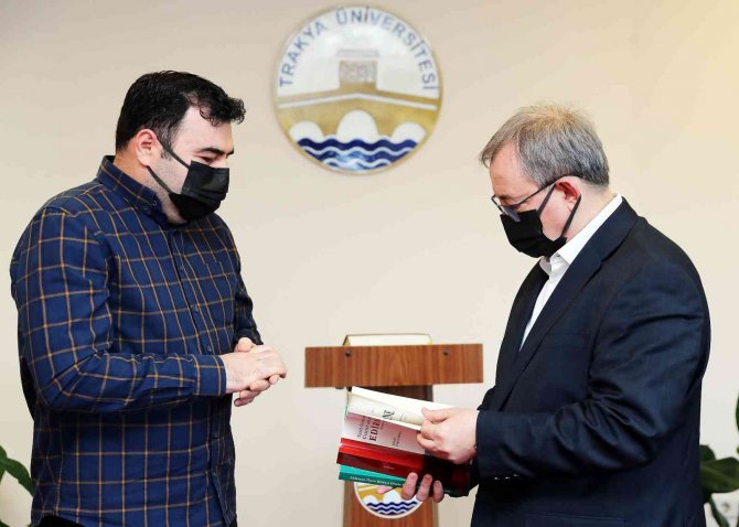 Dr. Öğr. Üyesi Karaca’dan Kitap Takdimi