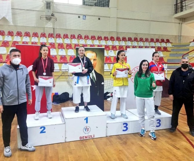 Denizlili 19 Sporcuya Final Bileti