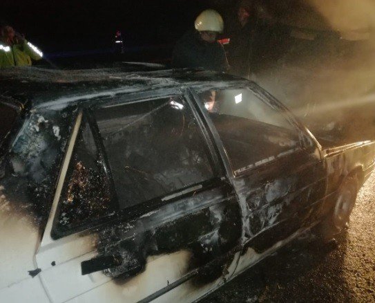 Tavşanlı’da Seyir Halindeki Otomobil Alev Alev Yandı