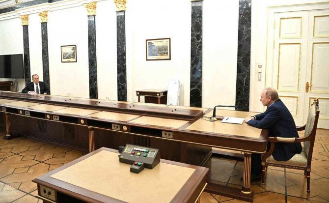 Putin İle Görüşen Lavrov, Batılı Ülkelerle Anlaşma Şanslarının Olduğunu Söyledi