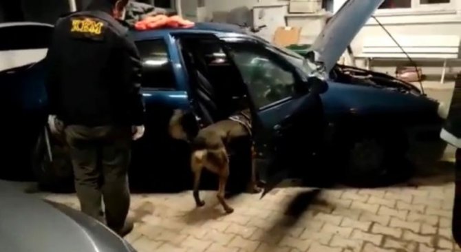 İ̇stanbul’dan Getirdikleri Uyuşturucuları Satamadan Yakalandılar