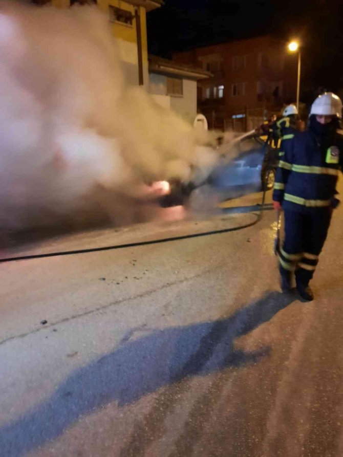 Seyir Halindeki Otomobil Bir Anda Alev Aldı