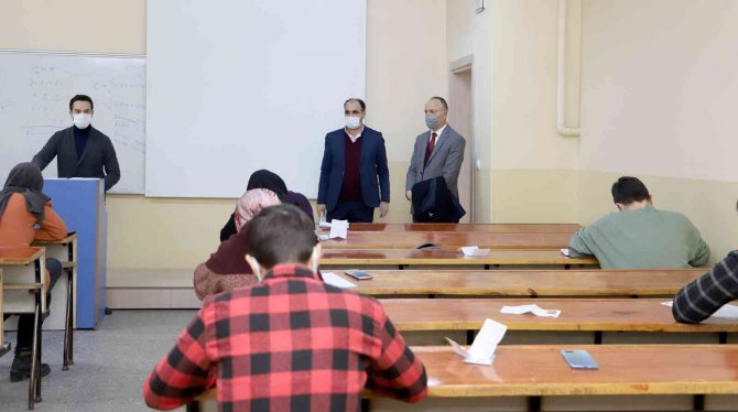 Bilim Ve Teknoloji Üniversitesi 33 Yeni Öğrenci Aldı