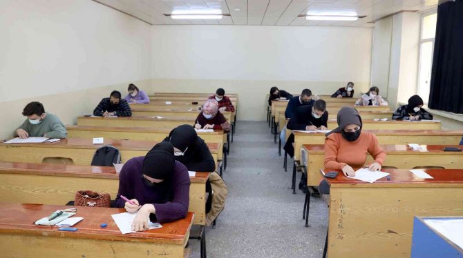 Bilim Ve Teknoloji Üniversitesi 33 Yeni Öğrenci Aldı