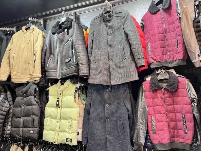 Soğuk Hava Bot Ve Mont Satışlarını Artırdı