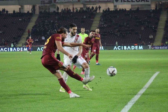 Spor Toto Süper Lig: Hatayspor: 2 - Göztepe: 1 (Maç Sonucu)